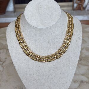 18” Gold Tone H Link Choker Necklace